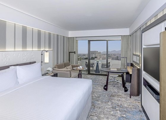 InterContinental Muscat - Wohnbeispiel City View with Balcony (Zimmercodierung UMB)