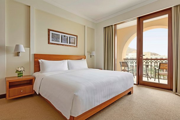 DoubleTree by Hilton Muscat Al Waha - Wohnbespiel One Bedroom Suite (Zimmercodierung WB1)