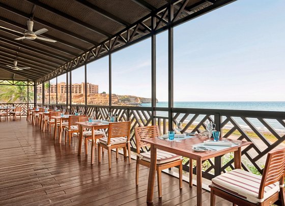 DoubleTree by Hilton Muscat Al Waha