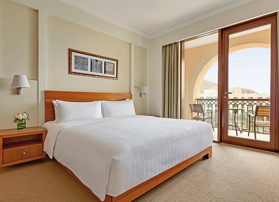 DoubleTree by Hilton Muscat Al Waha - Wohnbespiel One Bedroom Suite (Zimmercodierung WB1)