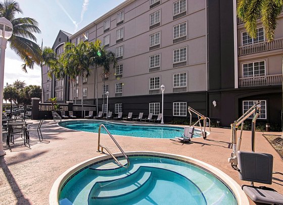 La Quinta Inn & Suites Miami Airport West