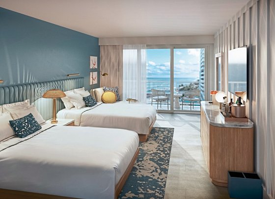 The Sunny, Curio Collection by Hilton - Wohnbeispiel Oceanview Two Queens w/balcony (Zimmercodierung XGM)