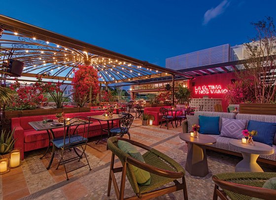 Moxy South Beach