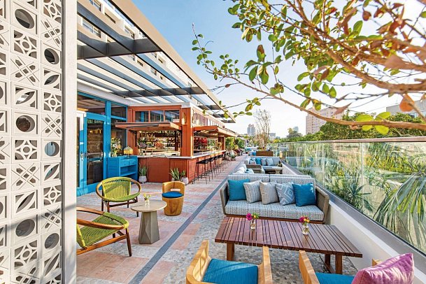 Moxy South Beach