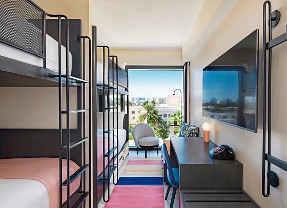 Moxy South Beach - Wohnbeispiel Quad Room 2 Beds (Zimmercodierung RG1)
