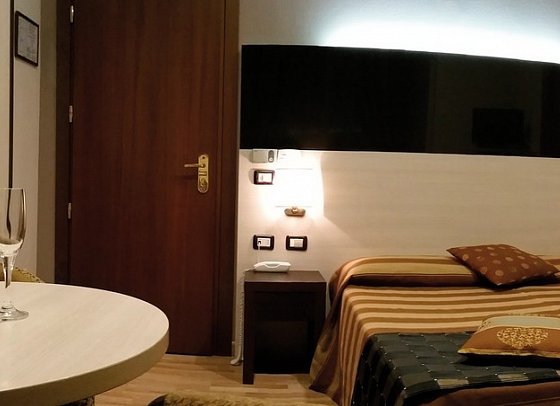 Flora - Wohnbeispiel Deluxe Seeblick Doppelzimmer (Zimmercodierung DB1)