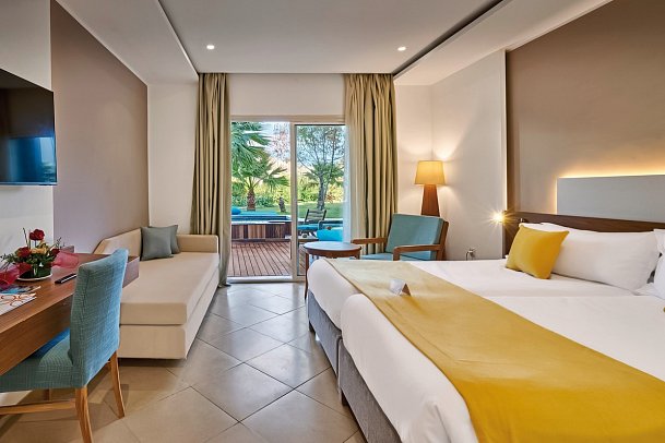 Sentido Marillia Resort & Spa - Wohnbeispiel Doppelzimmer Superior Jacuzzi (Zimmercodierung DS2)