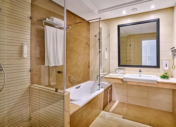 Sentido Marillia Resort & Spa - Wohnbeispiel Bad Familienzimmer (Zimmercodierung FB9)