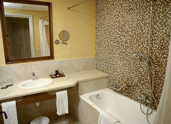 Africa Jade Thalasso - Wohnbeispiel Bad (Zimmercodierungen DB1, DC1, DB2, DP1 & RB1)