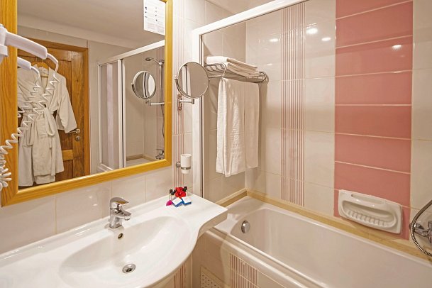 Bel Azur Thalasso & Bungalows - Wohnbeispiel Bad (Zimmercodierungen DG1, DC1, D1M, DCM, BB1, DP2, BBM & RB1)