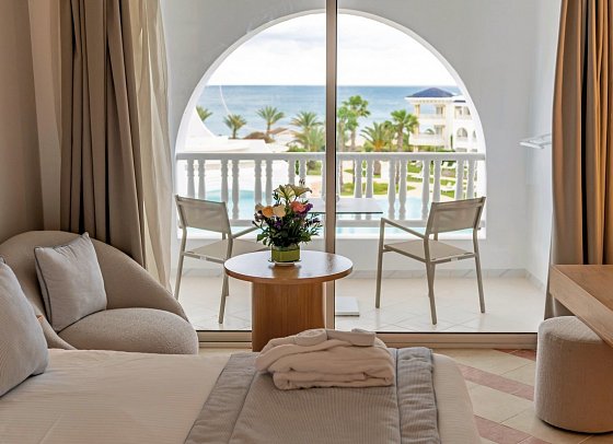Royal Tulip Taj Sultan - Wohnbeispiel Doppelzimmer Premium Meerblick (Zimmercodierungen DMM & DCM)