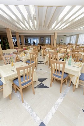 El Mouradi Club Selima