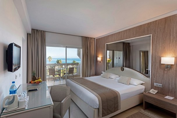 Tour Khalef - Wohnbeispiel Doppelzimmer Deluxe Meerblick (Zimmercodierungen DDM & DC2)