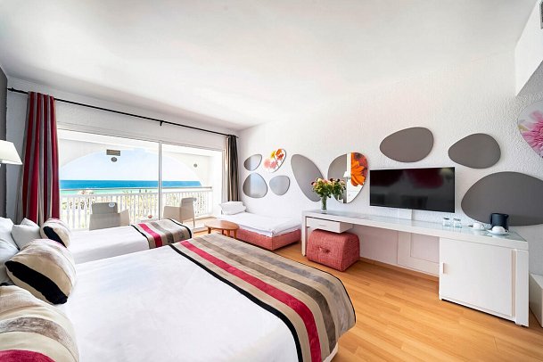 Calimera One Resort Jockey - Wohnbeispiel Vierbettzimmer Meerblick (Zimmercodierung RBM)