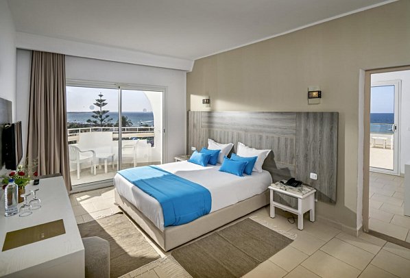 Vincci Helya Beach - Wohnbeispiel Familienzimmer Meerblick (Zimmercodierung F2M)
