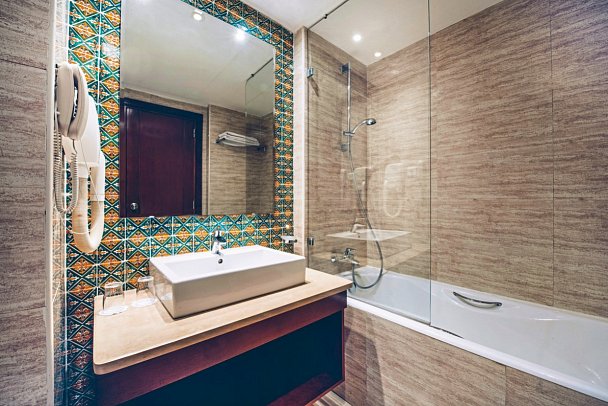 Iberostar Selection Royal El Mansour - Wohnbeispiel Bad (Zimmercodierungen FB1, FBM, FP1, FB2, F1M & FP2)