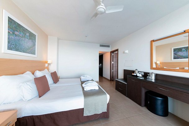 Preluna Hotel & Spa - Wohnbeispiel Doppelzimmer Meerblick (Zimmercodierung DBM)