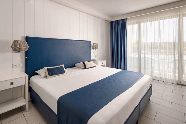 db Seabank Hotel & Spa - Wohnbeispiel Doppelzimmer Poolblick (Zimmercodierung DBP)