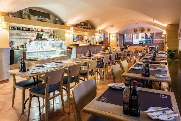 Maritim Antonine Hotel & Spa