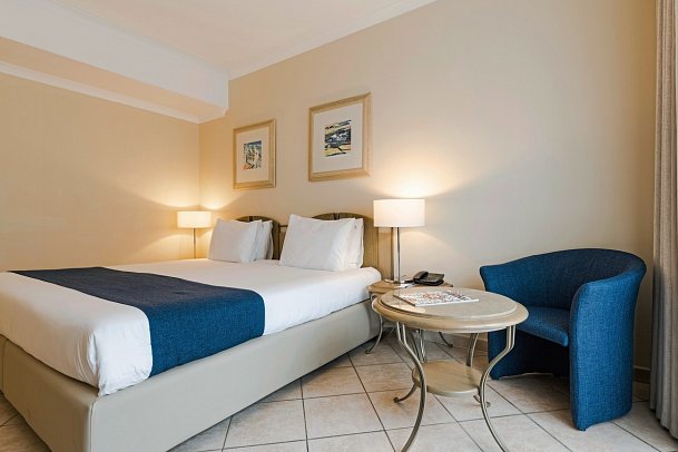 Maritim Antonine Hotel & Spa