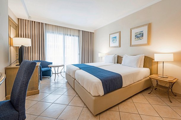 Maritim Antonine Hotel & Spa