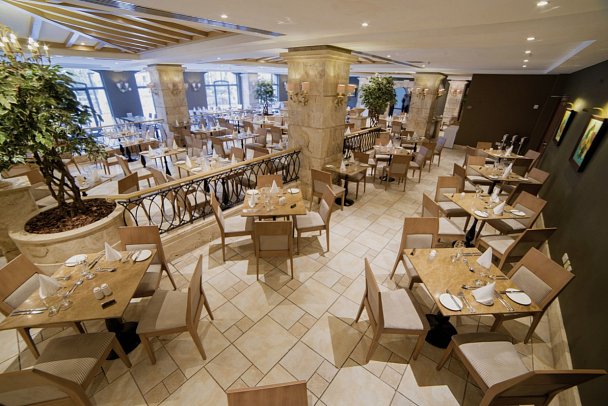 Maritim Antonine Hotel & Spa