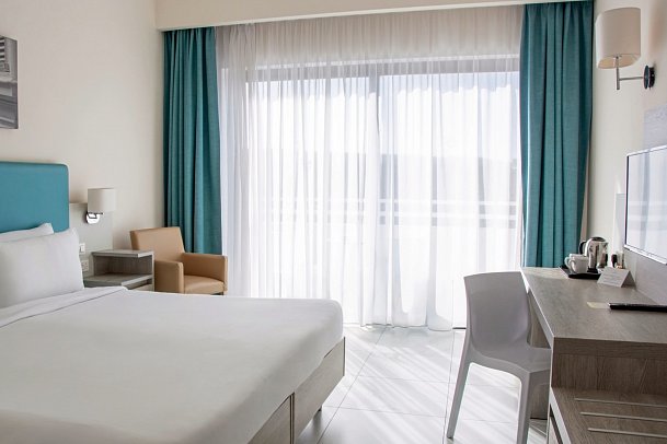 Riviera Spa Resort - Wohnbeispiel Doppelzimmer seitl. Meerblick (Zimmercodierung DBN)