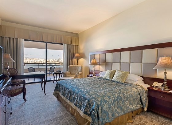 Grand Hotel Excelsior Malta - Wohnbeispiel Doppelzimmer Deluxe Meeresfront (Zimmercodierung DDO)