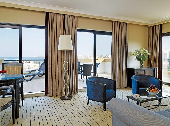 Corinthia St. George's Bay - Wohnbeispiel Suite Deluxe Meerblick (Zimmercodierung WDM)