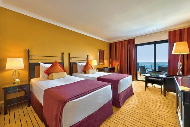 Corinthia St. George's Bay - Wohnbeispiel Doppelzimmer Deluxe Meerblick (Zimmercodierung DDM)