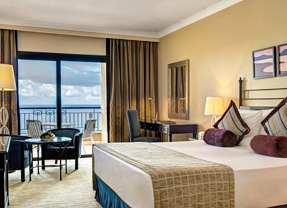 Corinthia St. George's Bay - Wohnbeispiel Doppelzimmer Executive Meerblick (Zimmercodierung DTM)