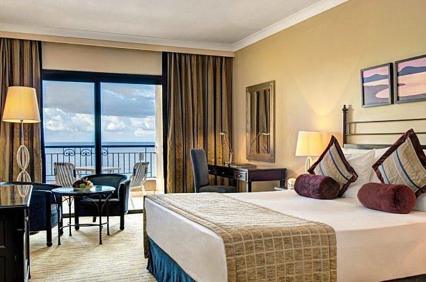 Corinthia St. George's Bay - Wohnbeispiel Doppelzimmer Executive Meerblick (Zimmercodierung DTM)