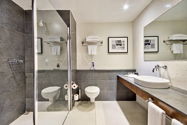 The George, Urban Boutique Hotel - Badbeispiel (Zimmercodierungen DD1 & JB1)