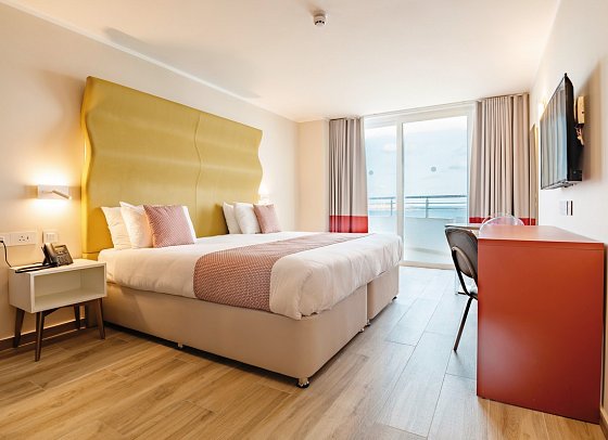 Seaview Hotel - Wohnbeispiel Doppelzimmer Meerblick (Zimmercodierung DBM)