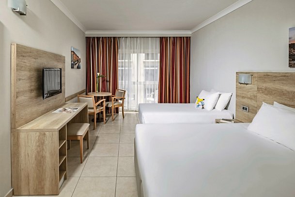 Qawra Palace Resort & Spa