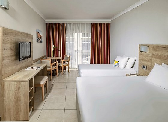 Qawra Palace Resort & Spa