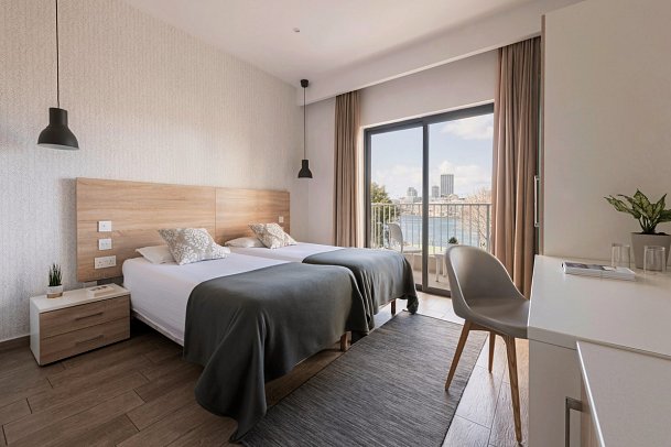 Plaza Regency Hotels - Wohnbeispiel Doppelzimmer Meerblick (Zimmercodierung DBM)