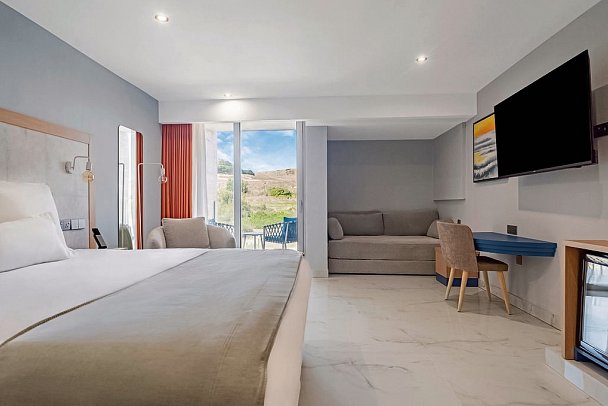 Reef Hotel & Spa