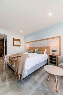 Reef Hotel & Spa