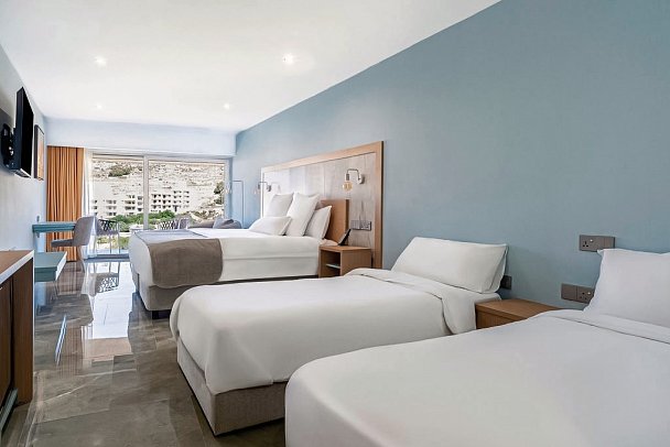 Reef Hotel & Spa