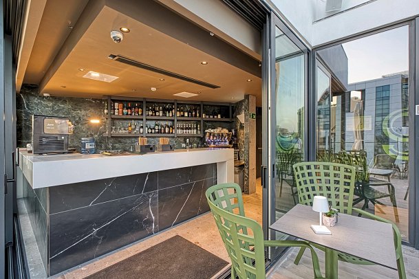 VITA Hotel & Rooftop