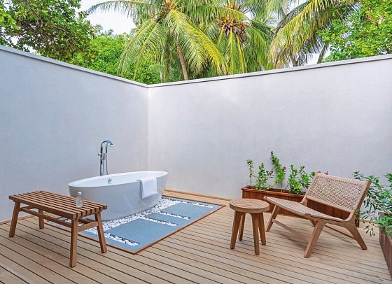 Meeru Maldives Resort Island - Beispiel Bad Beach Pool Villa (Zimmercodierungen VB3 & VB4)