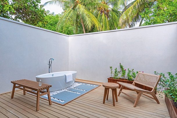 Meeru Maldives Resort Island - Beispiel Bad Beach Pool Villa (Zimmercodierungen VB3 & VB4)