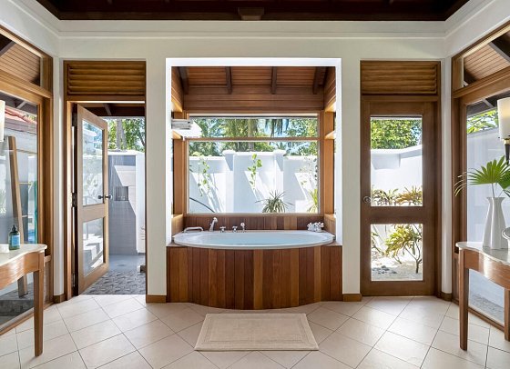 Niva Kurumba Maldives - Beispiel Bad Beach Villa (Zimmercodierung VB1)