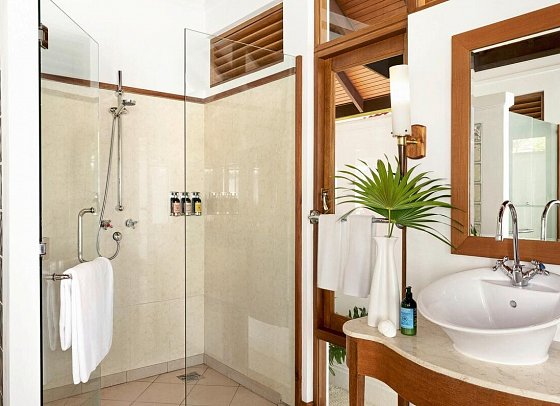 Niva Kurumba Maldives - Beispiel Bad Beach Villa (Zimmercodierung VB1)