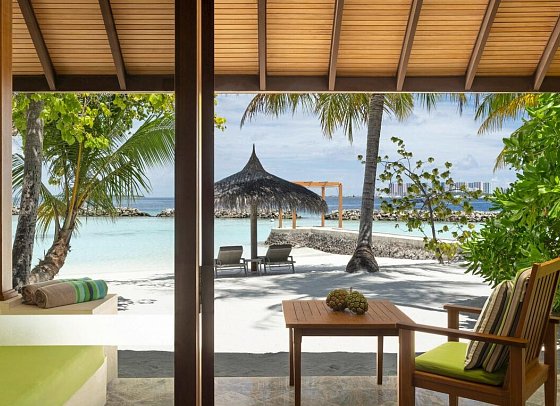 Niva Kurumba Maldives - Beispiel Terrasse Beach Villa (Zimmercodierung VB1)