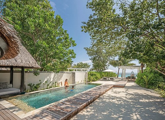 Four Seasons Resort Maldives at Kuda Huraa - Sunrise Beach Villa with Pool (Zimmercodierung UD7)