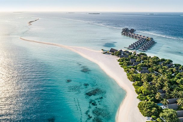 Four Seasons Resort Maldives at Landaa Giraavaru
