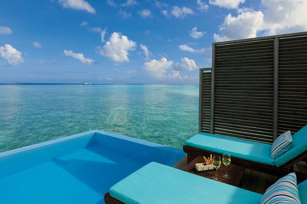 Velassaru Maldives - Wohnbeispiel Water Villa with Pool (Zimmercodierungen VX2 & BX1)