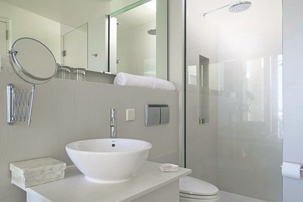 Holiday Inn Resort Kandooma Maldives - Beispiel Bad Overwater Villa (Zimmercodierungen VX1 & VX2)